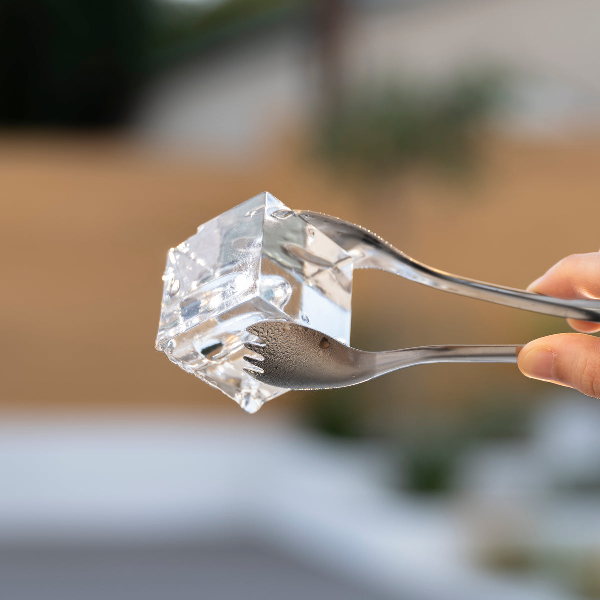 Craft crystal-clear square ice cubes