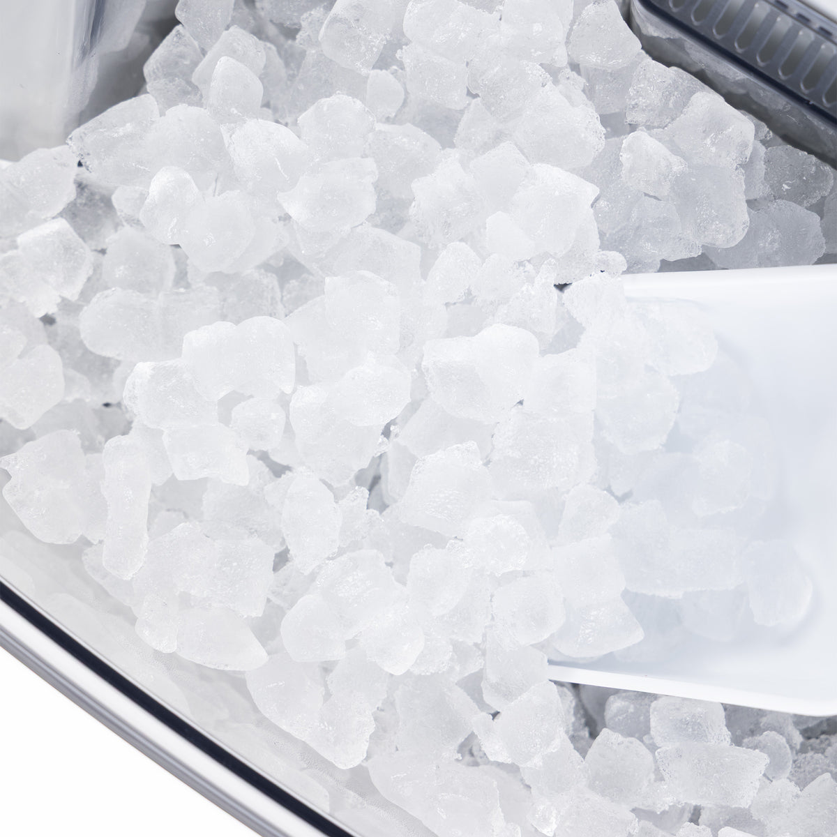 Quickly produces soft, chewable ice