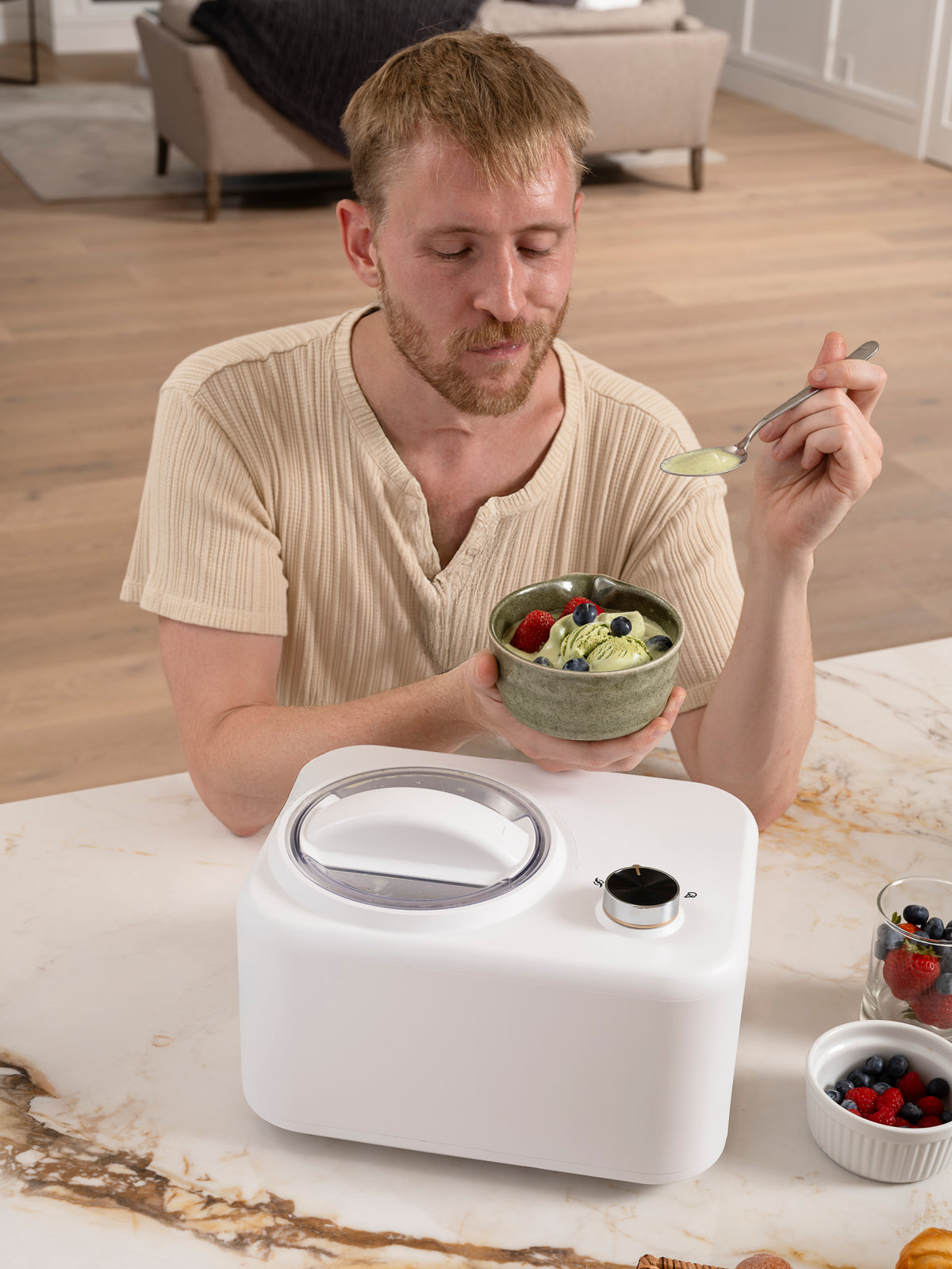 Easy use, quick cleanup, and convenient countertop storage