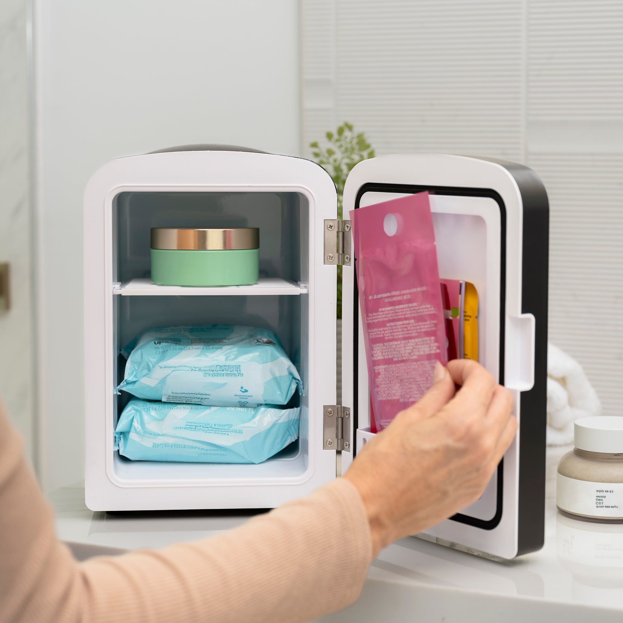 Antarctic Star Compact 4L Mini Fridge with LED Mirror