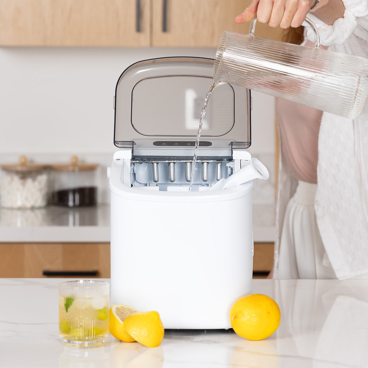 Each batch of ice ready in just 6–8 minutes
